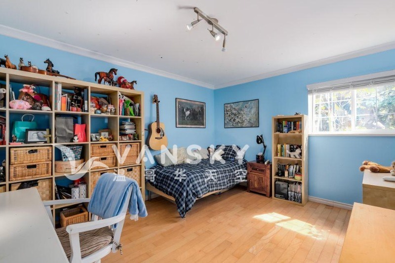 260102092644_downstair big bedroom.JPG